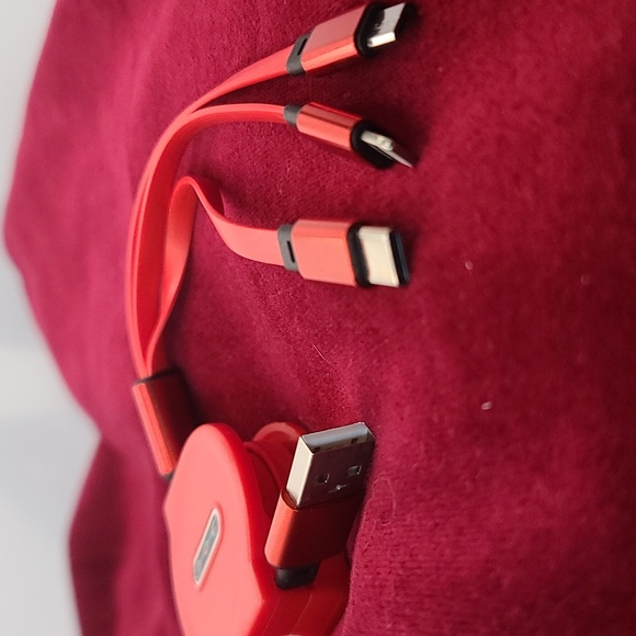 Cell Phone Charger  3 in 1 Cable w retractable cable NWT Iphone, USB, USB A & C - Picture 4 of 5